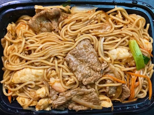 Combo Lo Mein.